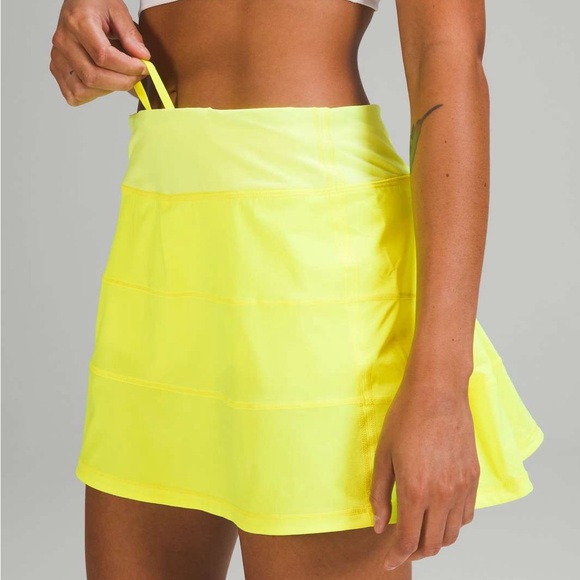 NWT✨LULULEMON PACE RIVAL LONG HIGHLIGHT YELLOW SKORT SKIRT sz 2 MID-RISE - Picture 1 of 9